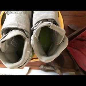 Kids Adidas Hightop shoes